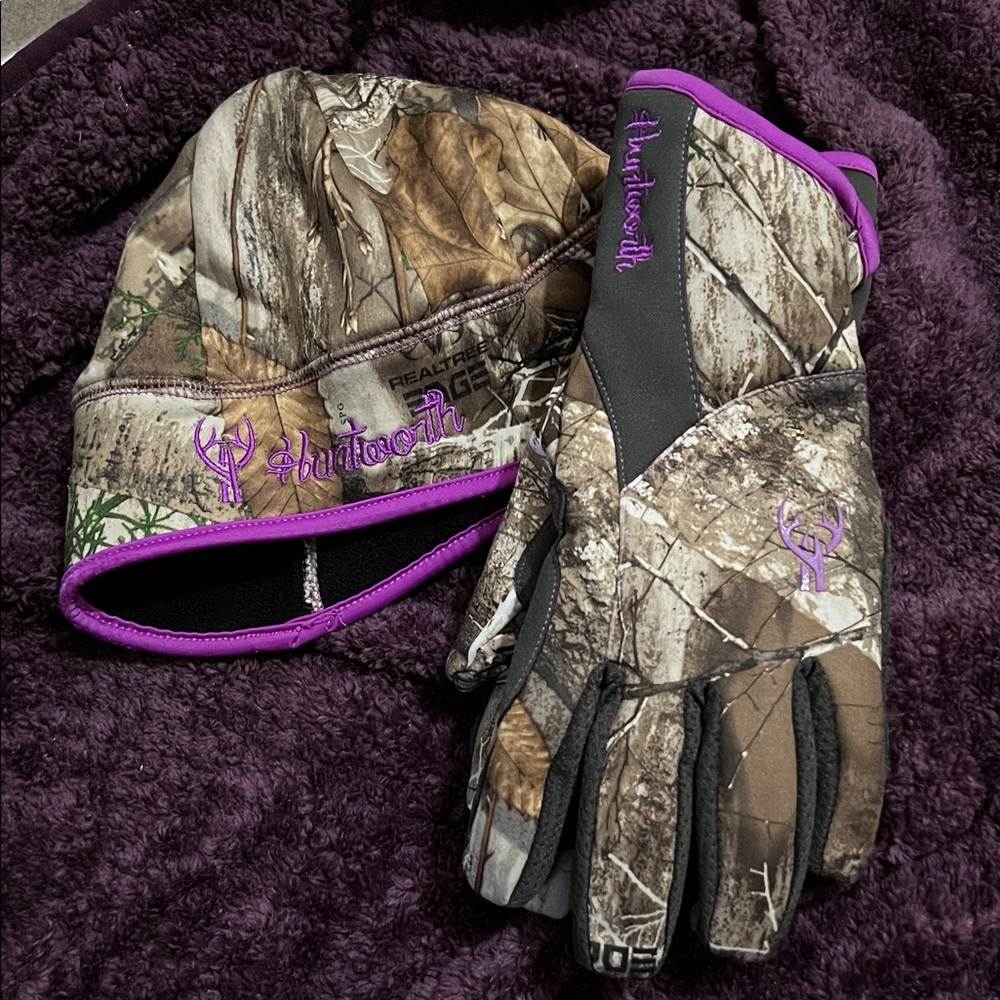 Huntworth Women's Camouflage Gloves with Matching Hat